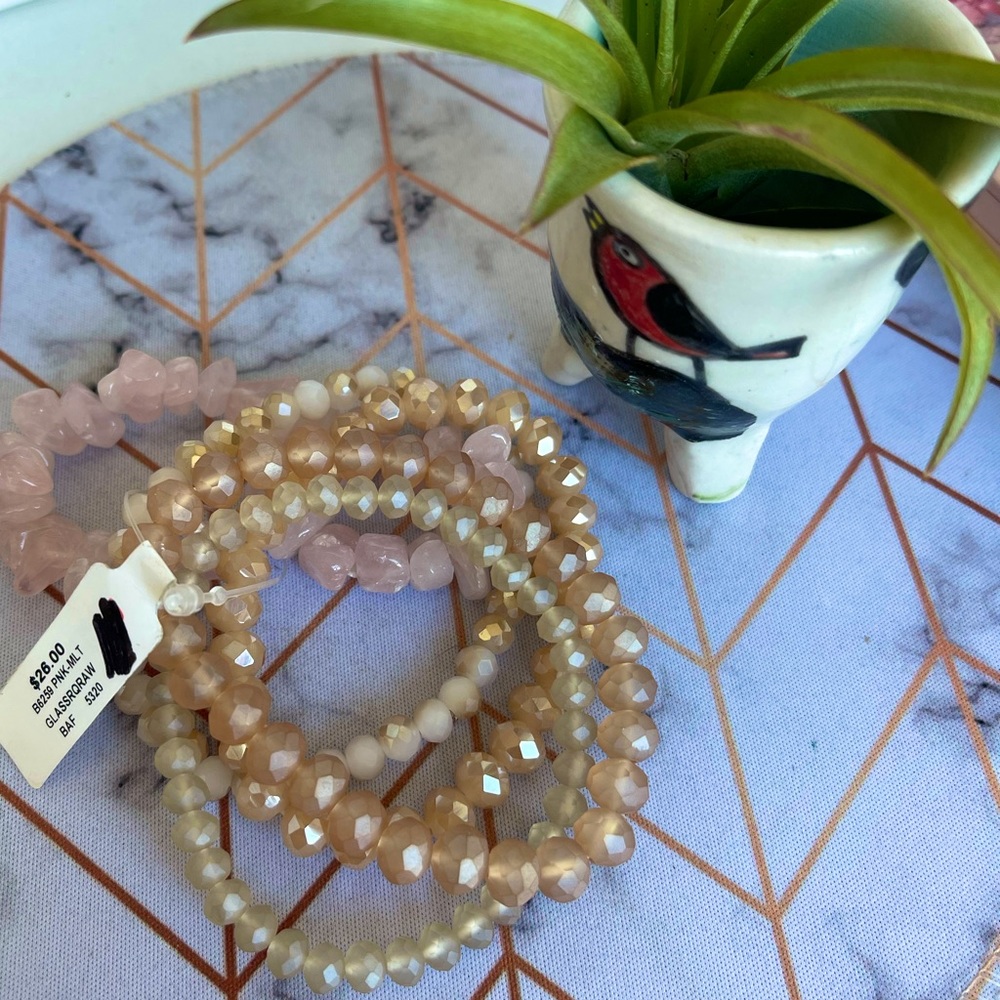 Set of 5 stone bracelets, matte/shine. Separate
